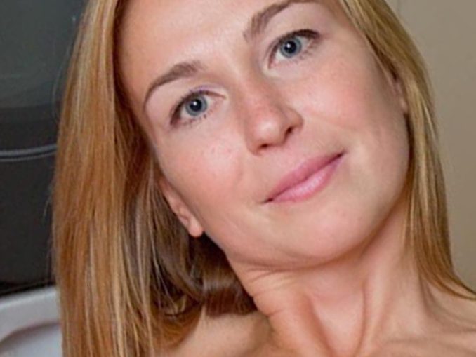 Eastern European Ava MILF